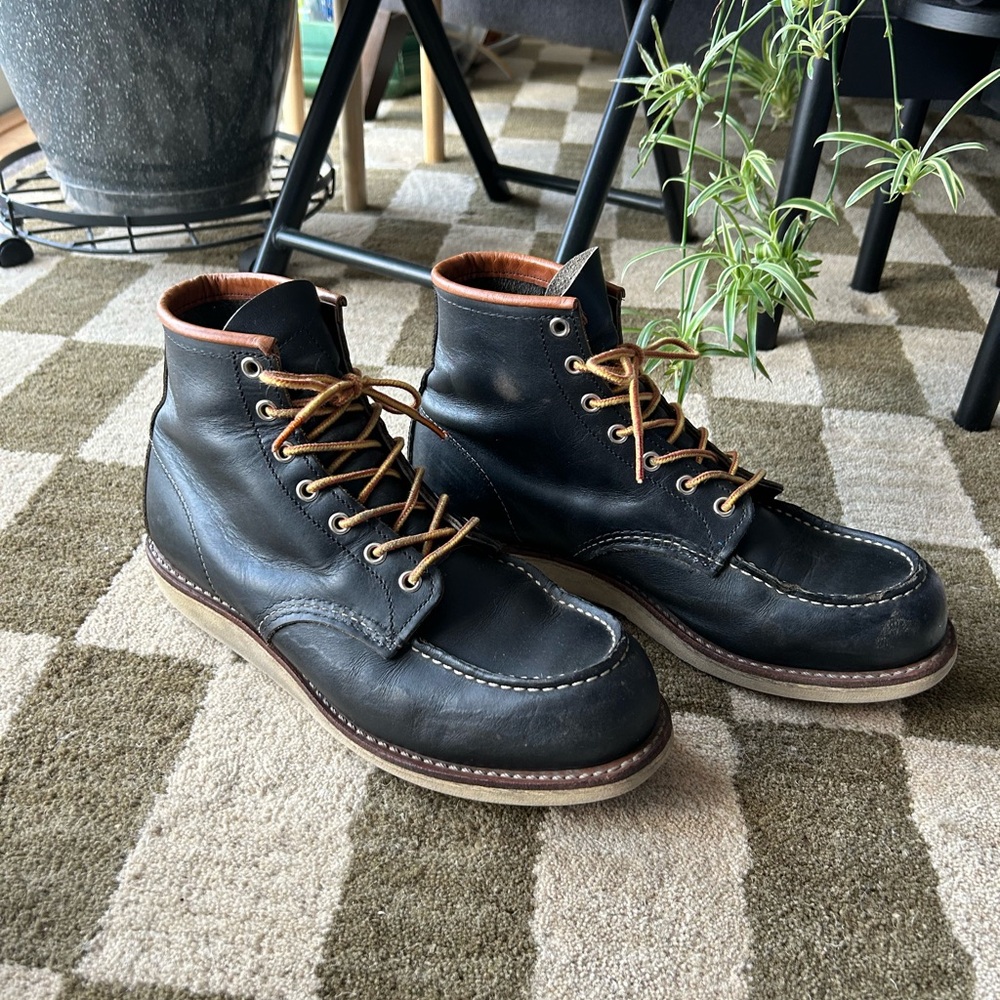 Men’s Red Wing *RARE* Navy Moc Toe Boots